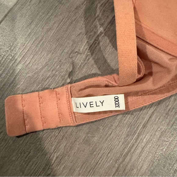 Lively lightly lined wire free bra size 32DDD - Picture 5 of 5